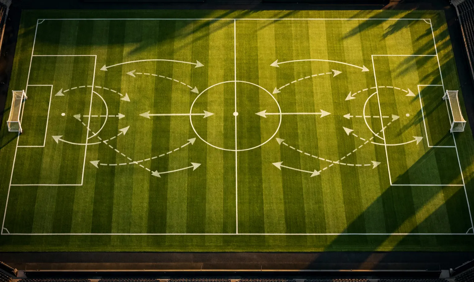 Voetbalwedstrijd van bovenaf gezien met tactische lijnen op het grasveld